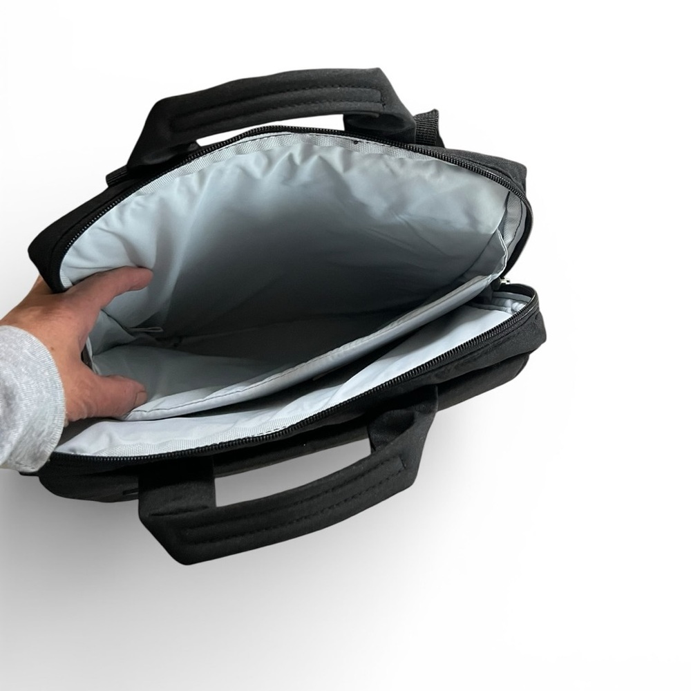 Moleskine ID Vertical 15 Device Bag -Black- Slimline bag fits a 15" laptop NWT - Picture 9 of 12